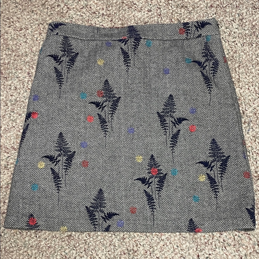 White stuff wool tweed Gray mini Skirt with embroidered accents